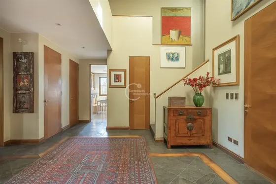 Casa En Venta De 6d/4b En Golf De Manquehue Santiago College