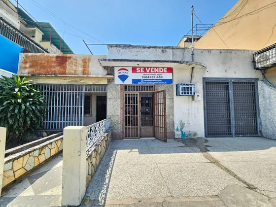 Casa Con Bienechurías En Los Cedros Maracay