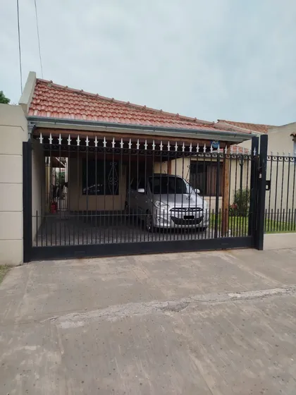 Excelente Propiedad Con Quincho, Pileta Y Enorme Terraza