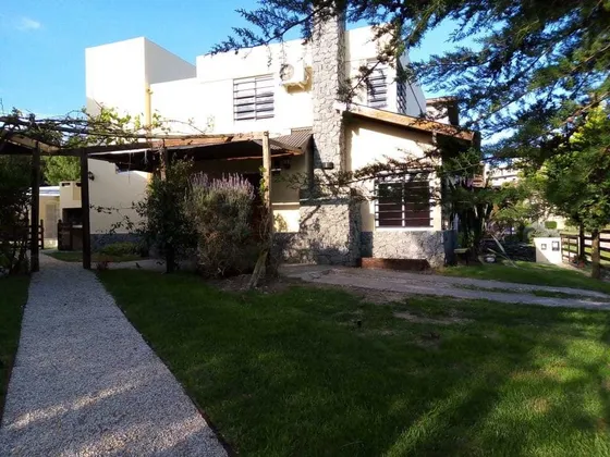 Complejo De Cabaña Villa Gesell  , A 100mt De La Playa  !!