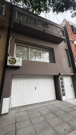 Casa En Venta Y Alquiler En Villa Sarmiento