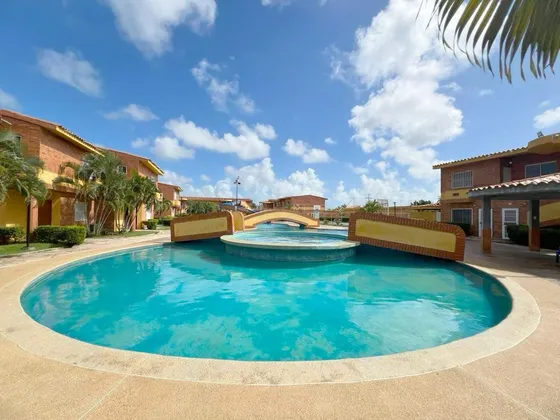 Venta De Townhouses En Ciudad Flamingo Falcon 