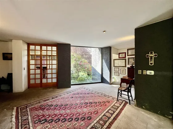 Casa En Venta De 8 Dorm. En Lo Barnechea