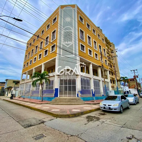 Edificio En Venta En Barcelona Frente A La Plaza Bolivar