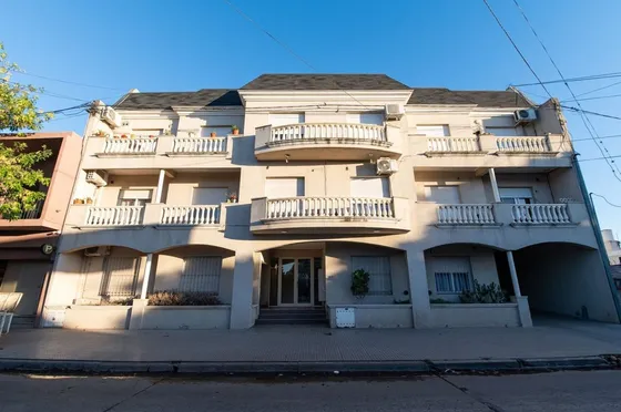 Departamento De 1 Dormitorio Con Cochera 