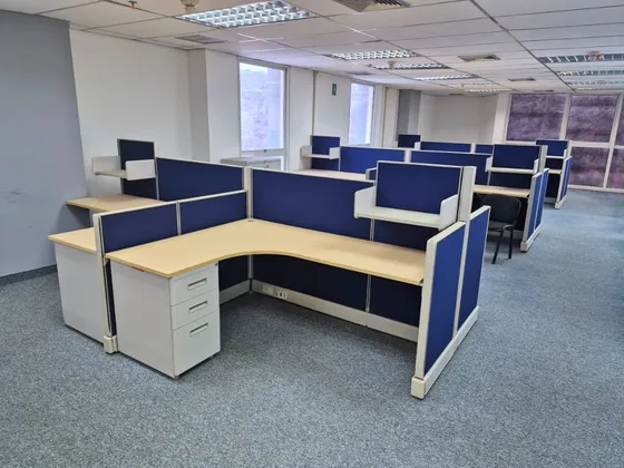 Alquiler Oficina En La Torre Empresarial Bvc Lechería 
