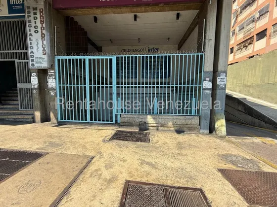 Local Comercial En Venta,los Dos Caminos Parcelamiento Don Bosco Av Francisco De Miranda,alto Trafico De Personas Y Vehiculos, Acepta Amplio Espectro De Negocios,gm