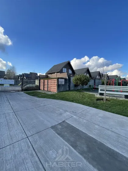 Casa En Arriendo De 3 Dorm. En Los Angeles