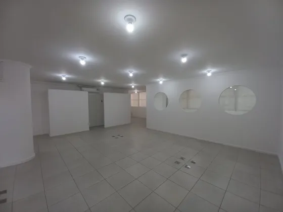 Excelente Sala Comercial Próxima Ao Metrô República, Na Av. Ipiranga 318, Com 148 M2 Mais 33,26 M2 De Área Comum. Imóvel Conta 7 Ares-condicionados, 4 Elevadores, 3 Banheiros, Segurança No Condomínio