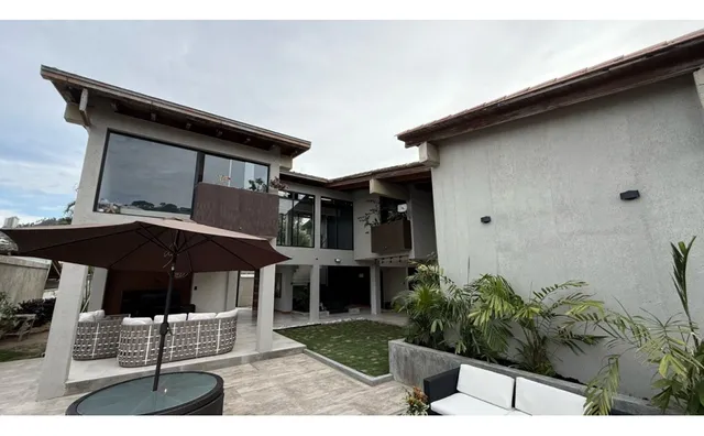 En Venta Casa Prados Del Este