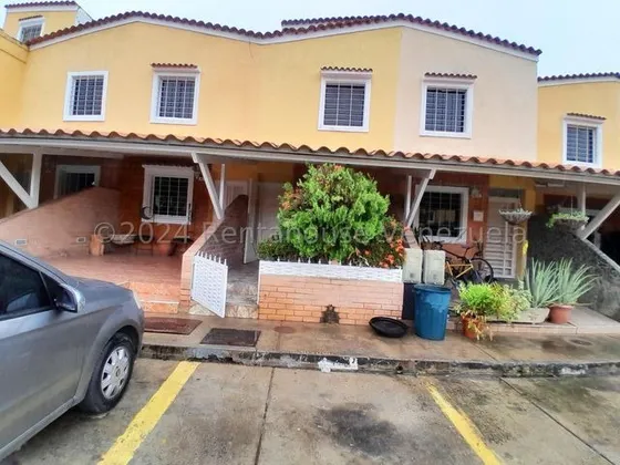 Jv Hermoso Townhouse En Venta En Conjunto Cerrado Cocina Empotrada Pisos Porcelanato Conjunto Posee Pozo De Agua Los Jarales San Diego 