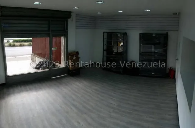 Ag. Vende Excelente Local Comercial A Pie De Calle En Avenida De Alto Tránsito En El Paraíso. 