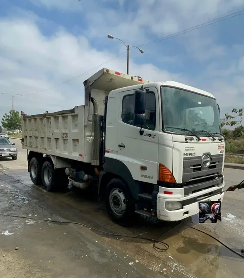 Vendo Volquete Hino 700 Fs Flamante 2013