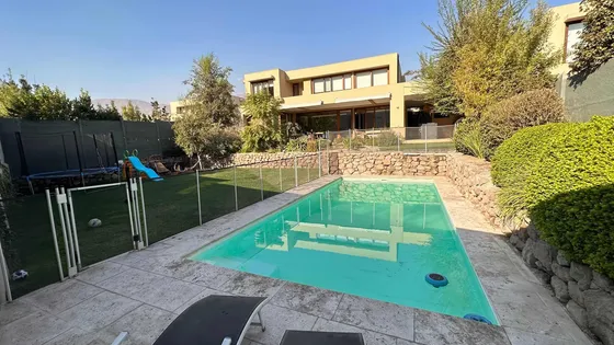 Maravillosa Casa En Piedra Roja Chicureo