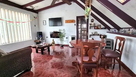 Venta De Casa Con Locales Comerciales