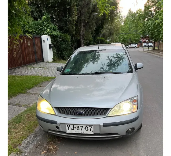 Ford Mondeo Ghia 4dr 2.5l V6