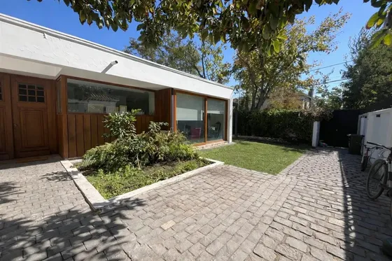 Casa En Venta De 3d/2b+ Salita Y Servicios En Providenci