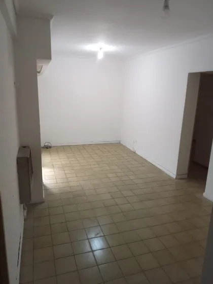 Alquiler Departamento De 3 Ambientes Con Patio.