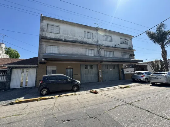 Venta Galpón Y Depósito Tipo Fabrica En Haedo.