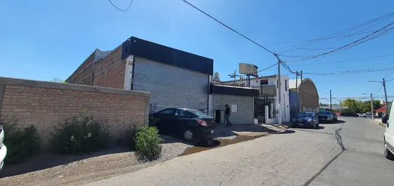 Alquilo Galpón 900 M2 - 200 M2 Ofi - Feliciano 350 - Neuquen