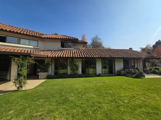 Casa En Venta Pasaje Tranquilo Dehesa Central