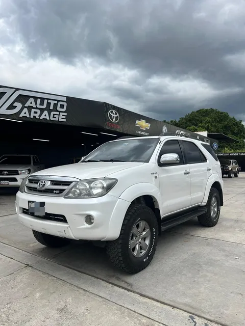 Toyota Fortuner 4x4