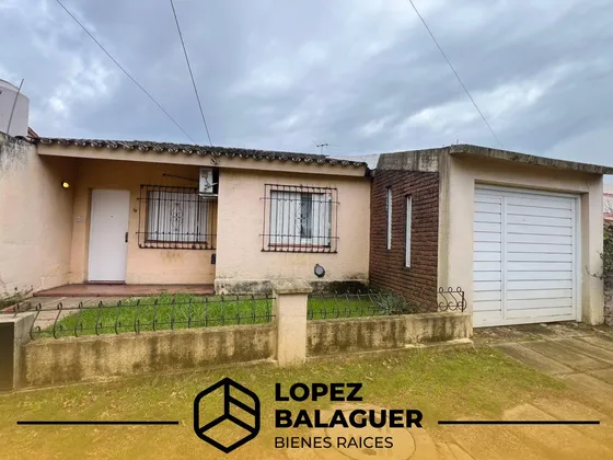 Alquiler Casa En Ciudad Evita - 3 Dormitorios - Cochera Cubierta