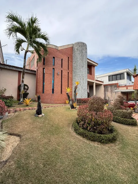 Casa 2 Niveles En Prebo Iii - Escuchan Propuestas De Negociación