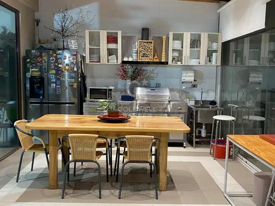 Cálida Casa Con Vista Panorámica En Condominio Seguro
