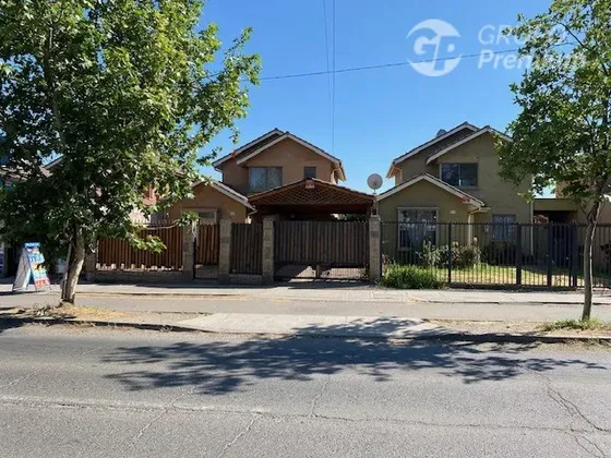 Casa Aislada En Venta 3d 3b 2e En Peñaflor En Av. Principal