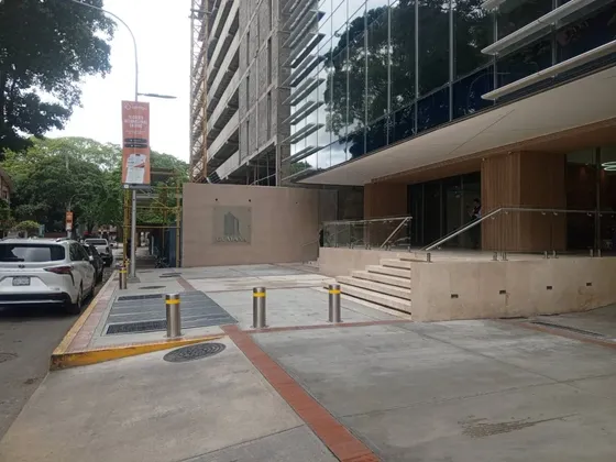 Venta De Oficinas De 162,40 Mts En La Torre Guayana, (las Mercedes)