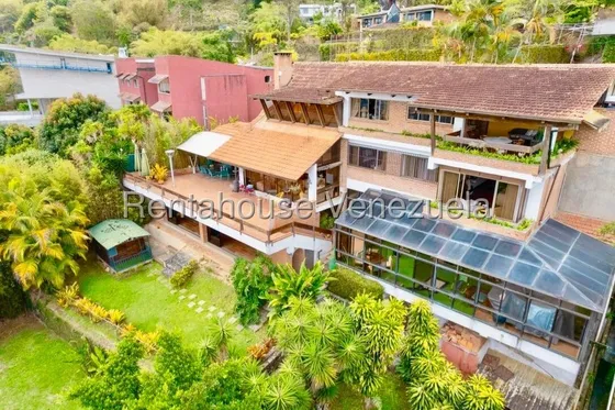 Casa En Venta En Alto Hatillo Caracas Angela Tochon Pozo De Agua Calle Cerrada