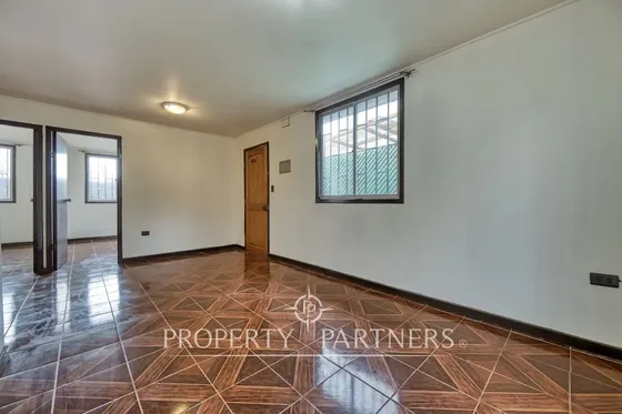 Oportunidad! Venta De Casa Con Amplio Terreno En P...