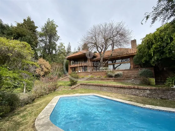 Casa En Arriendo De 5 Dorm. En Lo Barnechea