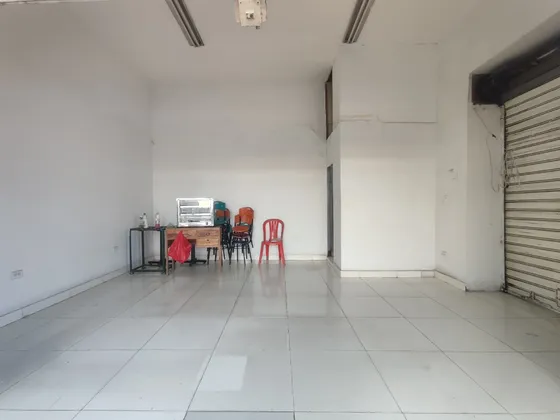 Casa-local En Venta En Centro. Cod V30235