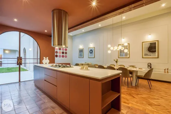 Casa De Estilo, 4 Dormitorios, Piscina - Viamonte 1400 - Abasto Rosario | Venta