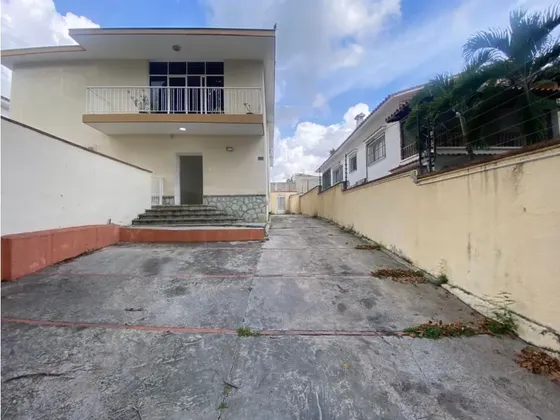 Se Alquila Anexo 200m² 4h/2b/6p Altamira