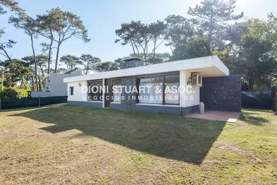 Casa En Alquiler Anual En San Rafael De 3 Dormitorios 
