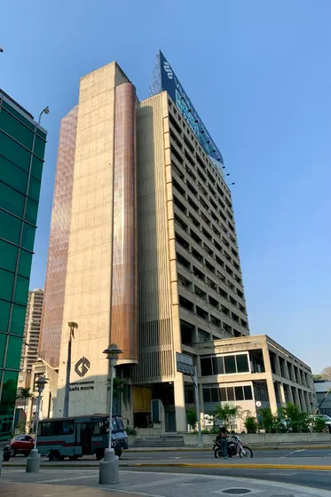 Alquilo Funcional Oficina De 58 M2 Con Excelente Ubicación