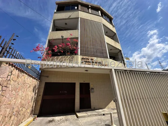 Edificio Comercial En Venta En Calle Rivas Transitada Oportunidad Inversion Espacio Residencial Cuatro Pisos Listo Para Firmar Estef 25-16095