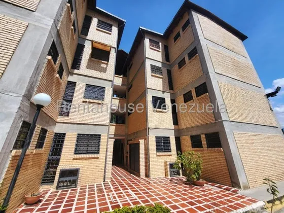 Vendo Apartamento En Urbanización Laguna 1 (turmero), Código 25-19561 Cm Leer Descripción 