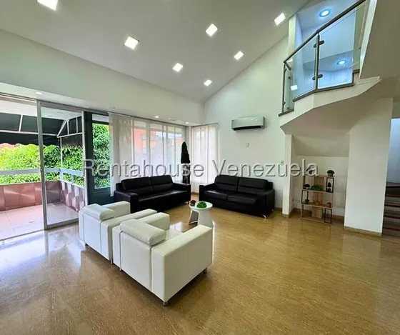Bellisimo Ph / Duplex / 292 Mts / Equipado / Alquiler Mls 26-21752 La Castellana