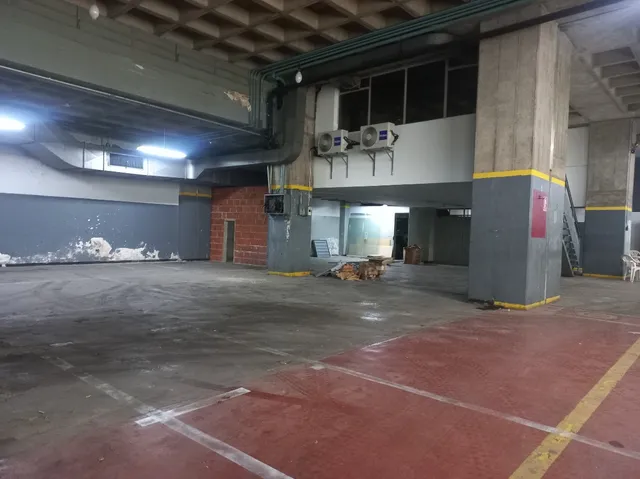 Alquiler De Local Industrial  1.100 M² En Av. Principal De Los Ruices, Caracas
