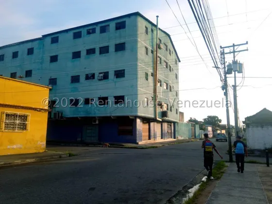 Dennymar, Vende Apartamento De 84m2 En Chivacoa Estado Yaracuy Cuenta Con 2 Habitaciones Servicios Basicos Operativos Aprovecha Esta Inversion B5a7611                                                  