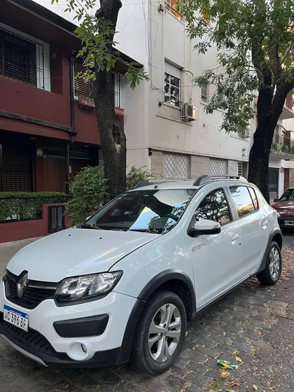 Renault Sandero Stepway 1.6 Privilege 105cv