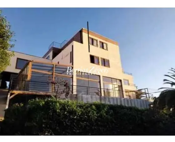 Casa En Venta De 7 Dorm. En Villa Alemana