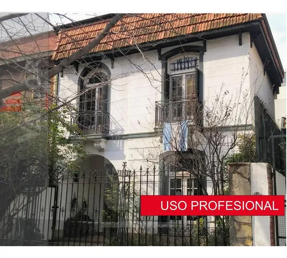 Espectacular Casa de Estilo, Única por Su Estado!!! a Mts. de Av. Triunvirato y de Estación de Subte