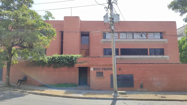 Se Alquila Edificio Industrial En Guarenas. Kn