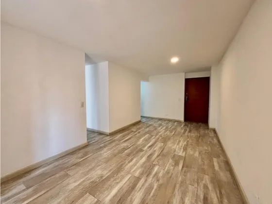 Venta De Apartamento Sector Complex De Las Vegas - Buena Ubicación
