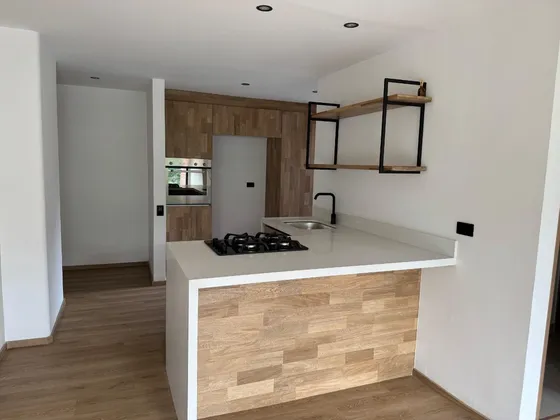Hermoso Apartamento Remodelado En Cumbres